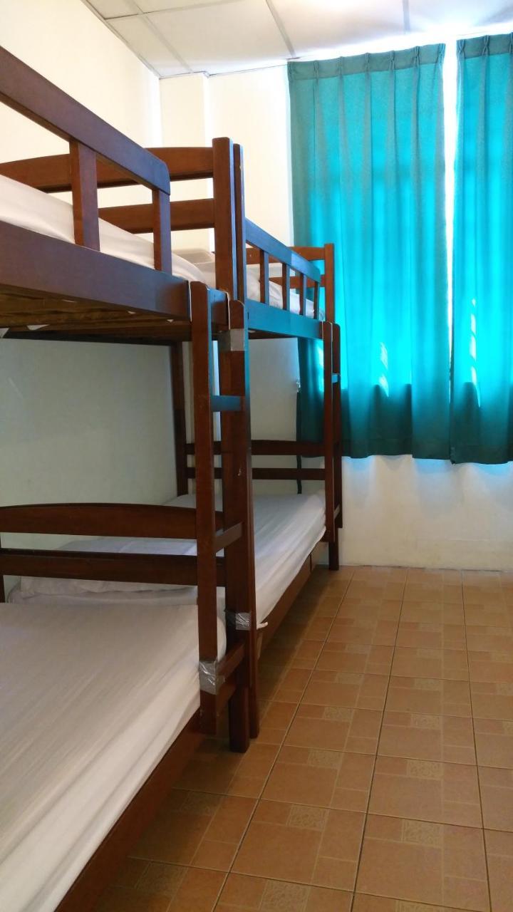 Borneo Backpackers Kota Kinabalu Exterior foto